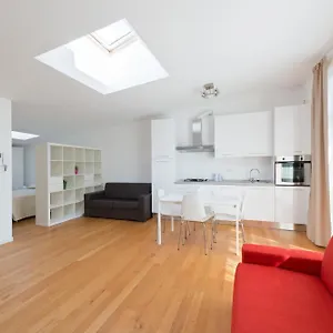 La Maison Del Capestrano Milan